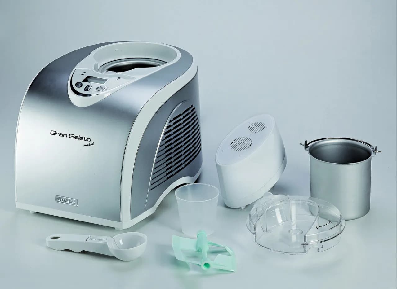 Maszynka do lodów: Jaka najlepsza? Kompresor czy wkład? Ranking